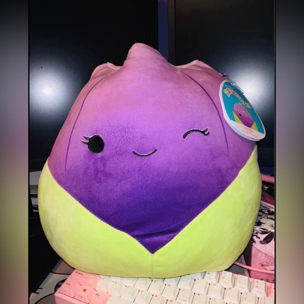 Big NEW WITH TAGS SQUISHMALLOWS JACKIE THE PURPLE TULIP 8”